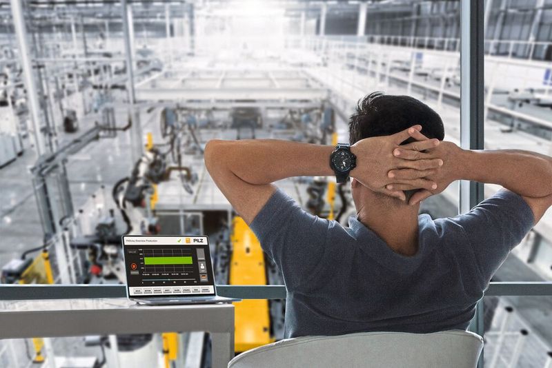 IO-Link ist jetzt einsetzbar für die funktionale Sicherheit: Das IO-Link Safety-Paket von Pilz ermöglicht die Integration funktionaler Sicherheit bis ins Feld. (Bild: Sumith Nunkham/[Moment] via Getty Images, iStock.com/Chinnapong, Pilz GmbH & Co. KG)