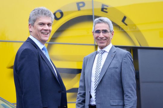Mathias Schinner (li.) hat sich 2017 an der Spitze des Opel-Händlerverbandes VDOH mit Peter Hübner und Jörg Heidenreich abgewechselt. Seit dem Jahreswechsel fungiert Peter Müller (re.) als Vorstandssprecher. (Bild:  Rehberg)