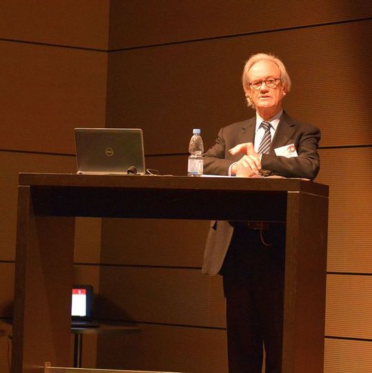 Dieter Brandes, unter anderem langjähriger Chef von ALDI Nord, hat in Hamburg das Institut für Einfachheit gegründet. Er plädiert für eine Reduktion auf das Wesentliche – in der Technik und im Management.  (Bild:  Würth Elektronik ICS)