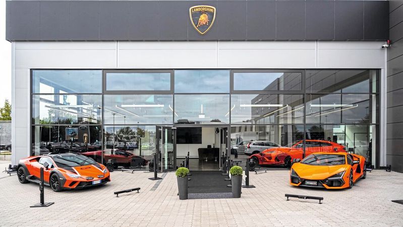 Seit 2024 ist Auto Nagel auch Lamborghini-Händler. Im September hat das Unternehmen in Hannover einen repräsentativen Showroom eröffnet.(Bild:  Auto Nagel)