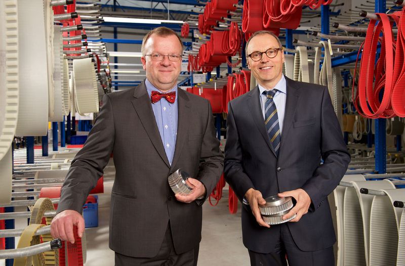Blicken in eine positive Zukunft: die beiden Geschäftsführer der Wilhelm Herm. Müller GmbH & Co. KG (v. l.): Ulrich Roßner und Michael Ellinger. (Bild: Wilhelm Herm. Müller GmbH & Co. KG)