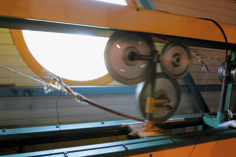 Impressionen aus der Fertigung bei Robotikspezialist Lapp Muller in Frankreich, wo die Sonderleitungen entwickelt und produziert werden. (Bild: Guenter E.Bergmann/Lapp)