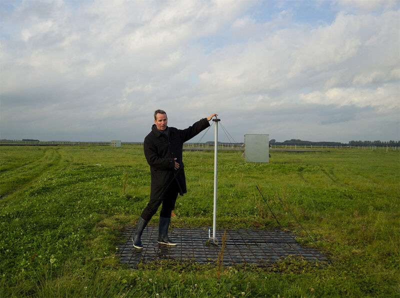 Albert-Jan Boonstra, vom Projekt Astron, erläutert  Lofar. Das niederländischen Institut für Radio Astronomie hat das Low Frequency Array entwickelt.  Das Telekop, das bei 10-240 Megahertz arbeitet, öffnet nach Angaben der Forscher 