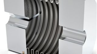 Das Bördel-Einpress-Verfahren ist ein Fügeprozess, der bei manchen Antriebskupplungen besser ist als das Kleben. Etwa dann, wenn Edelstahlbälge (Mitte) mit Aluminiumteilen verbunden werden sollen (links und rechts). (Jakob Antriebstechnik)