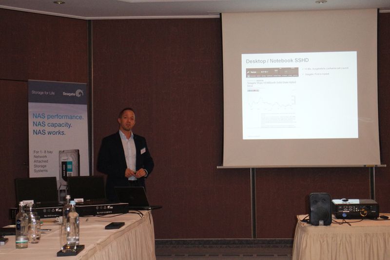 Sascha Bosen (Seagate) zeigte auf, dass Seagate seit dem Launch 10 Millionen SSHDs ausgeliefert hat. (Bild: IT-BUSINESS)