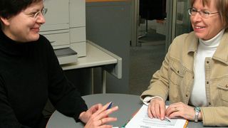 Ein Profil erleichtert es, Verhaltensmuster und -weisen von Personen, die ihre Wurzeln auch in deren Persönlichkeit haben, zu besprechen – zum Beispiel in Personalentwicklungsgesprächen.  Bild: Schreier (Archiv: Vogel Business Media)