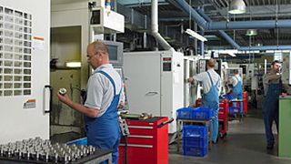 Bei der SPS Schiekel Präzisionssysteme wird die Auftragslage besser und besser. (Bild: SPS Schiekel)