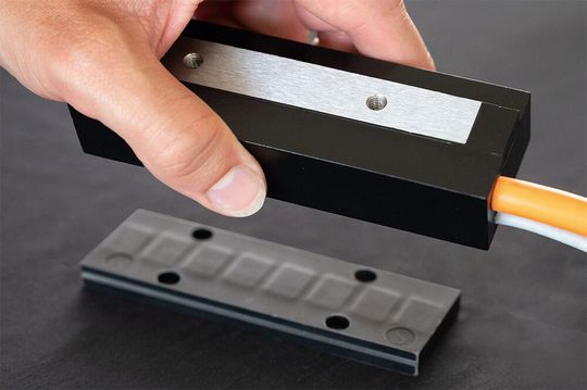 Die LMSA-Linearmotoren von Hiwin eignen sich als Antrieb, wenn große Vorschubkräfte auf kleinsten Bauraum treffen.(Bild:  Hiwin)