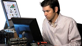 Einfach, schnell und komfortabel: Dank des PCB-Services von Distrelec können Anwender individuelle Leiterplatten-Layouts vom PC aus erstellen. (Bild: Distrilec)