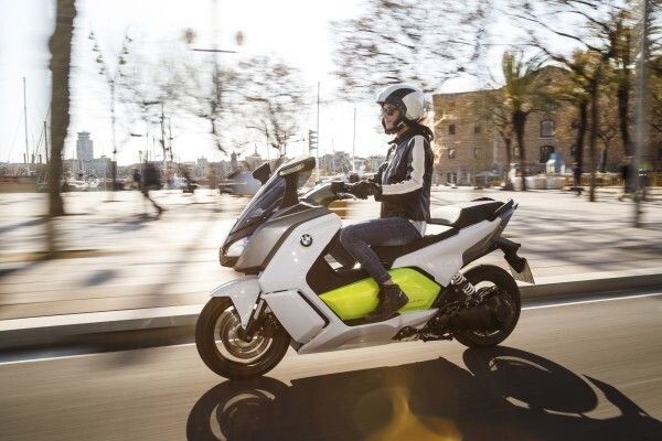 Der neue BMW C evolution bei der offiziellen Präsentation in Barcelona (BMW)