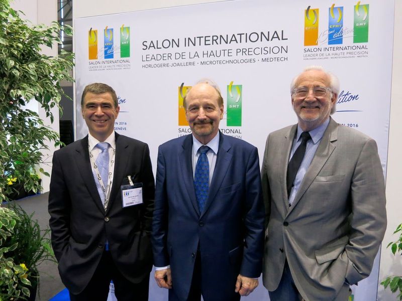 Drei gutgelaunte Messeveranstalter freuen sich über eine gelungene EPHJ-EPMT-SMT 2016 (v.l.n.r.): Barthélemy Martin von der Palexpo Genf sowie die Messegründer Oliver Saenger und André Colard. (Schäfer / Devicemed)