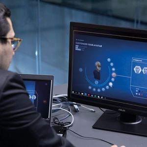 Mitarbeiter im Handel, die sich zu Cupra-Mastern qualifizieren wollen, nehmen derzeit an virtuellen Fortbildungen teil.(Bild: Seat)