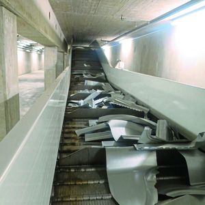 Mayfran realisiert Systeme nach lösungsorientierten und branchenspezifischen Anforderungen. Die Förderanlagen von Mayfran werden u.a. in Presswerken und Stanzereien sowie in Recyclinganlagen eingesetzt.(Bild:  Mayfran)