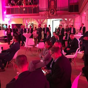 Zahlreiche Gäste verfolgten die Preisverleihung des Markenmonitors 2018.(Bild:  Seyerlein / »kfz-betrieb«)