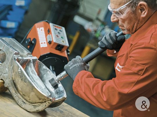 Suhner: Moving away from mass production towards individualized single solutions for critical metal components.(Image: Suhner Group AG)