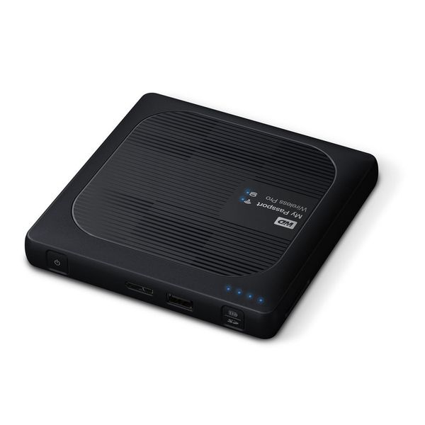 Der mobile Wi-Fi Speicher My Passport Wireless Pro kann Daten direkt von der Kamera speichern. Das kann über Wi-Fi Direct, über USb 2.0 oder über den integrierten SD-Karten-Slot erfolgen. (Bild: Western Digital)