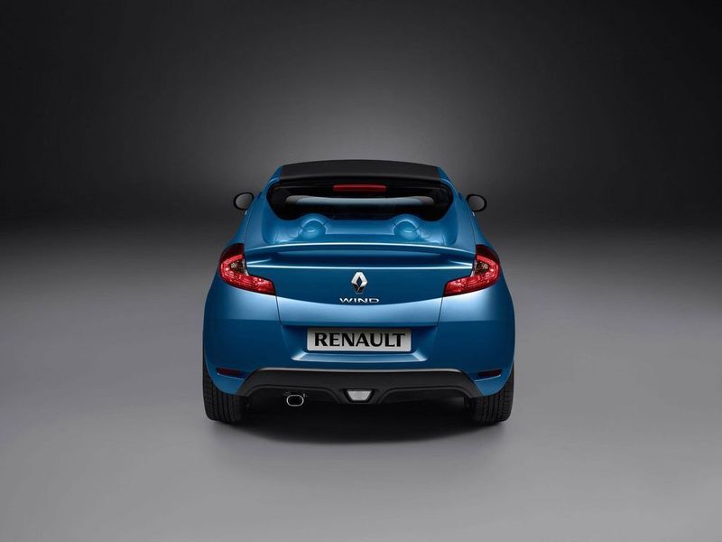 Im Heck wartet ein immerhin 270 Liter großer Kofferraum auf Urlaubsgepäck. Er ändert sein Volumen übrigens nicht, wenn man das Dach öffnet. Fotos: Renault (Archiv: Vogel Business Media)