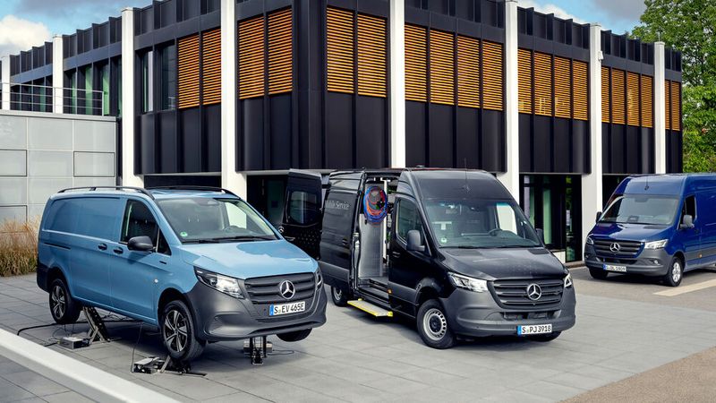 Mercedes-Benz erweitert die mobile Service-Flotte um zehn Sprinter. Künftig sollen auch E-Sprinter hinzukommen.(Bild:  Mercedes-Benz AG)