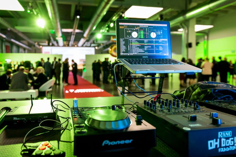 ... mit cooler Musik und ... (Bild: Stefan Bausewein)