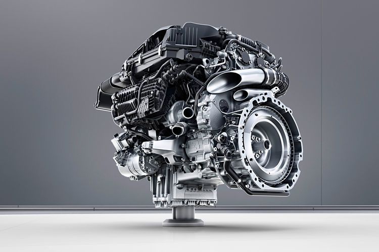 Beim Sechszylinder-Ottomotor erfolgt die Leerlaufregelung über den integrierten Startergenerator. (Daimler)