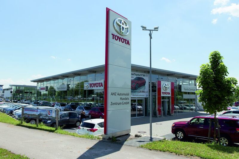 Unter der Marke Automobil-Handels-Zentrum vermarktet Emil Frey das Fabrikat Toyota. (Emil-Frey-Gruppe Deutschland)