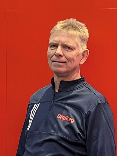 Der Autor Rolf Horn, Applikationsingenieur bei Digikey, ist seit 2014 in der Europäischen technischen Support-Gruppe tätig und in erster Linie für die Beantwortung aller Art von Entwicklungs- und Ingenieurtechnischen Fragen von Endkunden in DACH (Deutschland, Österreich & Schweiz) und BeNeLux (Belgien, Niederlande & Luxemburg) sowie für das Schreiben und Korrekturlesen von deutschen Artikeln und Blogs auf den Plattformen Techforum und maker.io von DK zuständig. Vor seiner Zeit bei Digikey arbeitete er bei verschiedenen Herstellern im Halbleiterbereich mit Schwerpunkt auf eingebetteten FPGA-, Mikrocontroller- und Prozessorsystemen für IoT, Industrie- und Automobilanwendungen.  (Bild: Digikey)