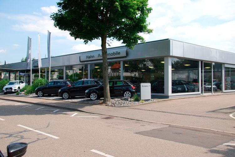 „Anders sein – besser sein – Hahn sein“. Hiernach leben und arbeiten die Mitarbeiter in der Esslinger Niederlassung der Hahn Automobile GmbH. (Foto: Wenz)