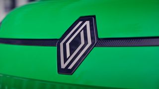 Renault hat die Anzahl an Vertriebsstützpunkten deutlich reduziert. Mit den verbliebenen Partnern soll der Absatz steigen. (Bild: Renault)