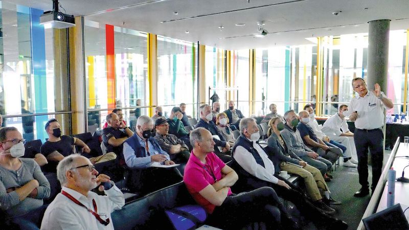 „Ein Auto ist nicht für die Ewigkeit gebaut …“, sagte Carsten Bäuker auf der dritten Fachtagung „Fachbetriebe historische Fahrzeuge“ des Landesverbandes Baden-Württemberg auf der Retro Classics in Stuttgart. (Bild: Zietz/»kfz-betrieb«)