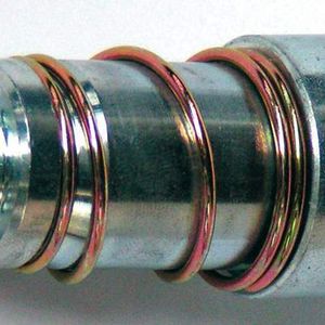 Bild 2: Aus einem Winkelgelenk gefertigter Adapter. Er ermöglicht das Drehen der Motorwelle mit Hilfe eines Drehmomentschlüssels.