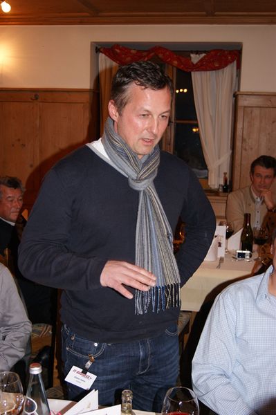 Gleichzeitig wurde die Gunst der Stunde genutzt, um neue Ideen und Vorschläge für das neue Jahr anzubringen. Auch Dieter Hahn (Actebis) äußerte seine Wünsche und Ideen für die weitere Zusammenarbeit. (Archiv: Vogel Business Media)