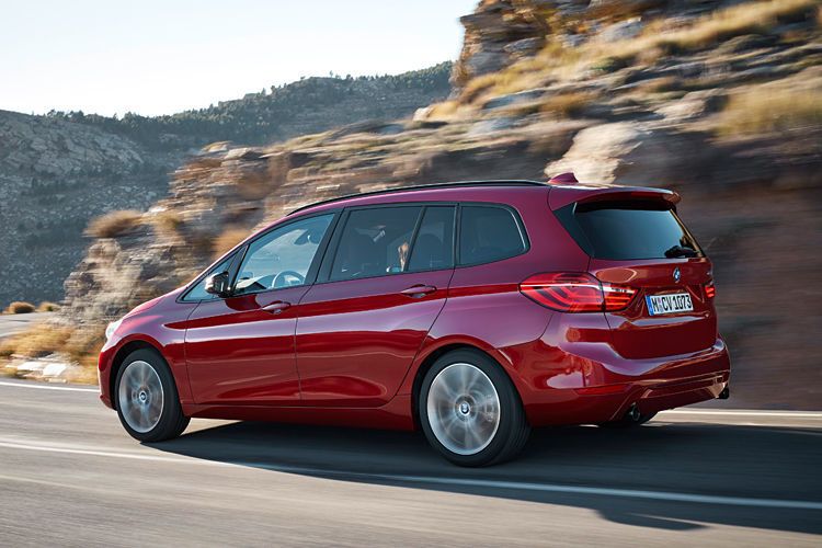 Der starke Turbodiesel des 218d Gran Tourer verfügt über ein maximales Drehmoment von 330 Nm bei 1.750 U/min. Er bringt den Van in 9,3 Sekunden aus dem Stand auf 100 km/h und erreicht in der Spitze 205 km/h.  (BMW)