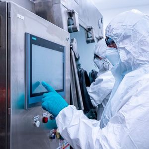 Direktrecycling im Kompetenzzentrum Batteriezellrecycling. (Bild: BMW AG)
