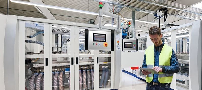 The mechanical engineering industry is facing major challenges: rising operating costs, a shortage of skilled workers, global competition and new trade barriers. The solution: energy-efficient, digitally networked and user-friendly systems. (Image:Eaton)