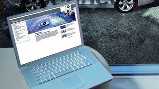 Das Angebot von BMW ConnectedDrive umfasst Dienste wie Notruf, Verkehrsinformation, Auskunftsdienst, Google Branchensuche und Internetbasierte Dienste (Archiv: Vogel Business Media)