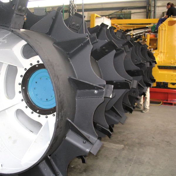 Der Rotor des Dreieckmietenumsetzers – in ihm sitzt der Sensor zur Drehzahlmessung. (Bild: Backhus)