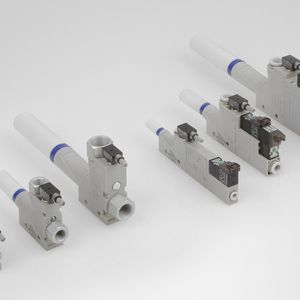 Individuelle Vakuum-Greifersysteme lassen sich schnell und kostengünstig zusammenstellen: Dabei bilden Vakuum-Sauggreifer (links) das Bindeglied zwischen Werkstück und Handlinggerät; die Grundejektoren sind in sechs verschiedenen Leistungsstufen erhältlich.