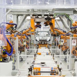 Das im September 2016 eröffnete Audi-Werk im mexikanischen San José Chiapa ist mit allen anderen Standorten des Konzerns vernetzt. (Bild:  AUDI AG)