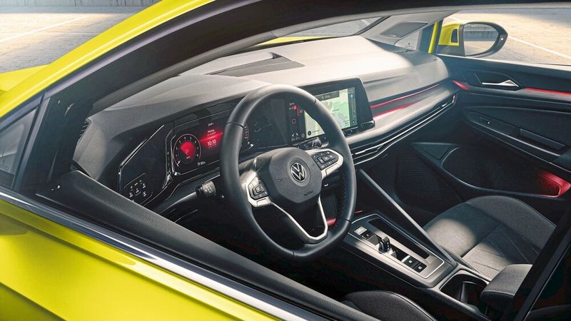 Analoge Instrumente haben im Golf 8 endgültig ausgedient. (Volkswagen)