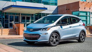Inzwischen müssen alle Produktionsjahrgänge des Chevrolet Bolt in die Werkstatt. (Bild: Chevrolet)