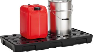 Flexibel einsetzbare Regalauffangwanne mit variabel einlegbaren Rostbausteinen. (Bild: Cemo)