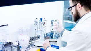 Kooperation zwischen BioTech-Startup Biomes und Arla Foods: Auf Basis einer Darmflora-Analyse erhalten finnische Verbraucher*innen nun personalisierte Empfehlungen für ihre Ernährung.  (Bild: Biomes)