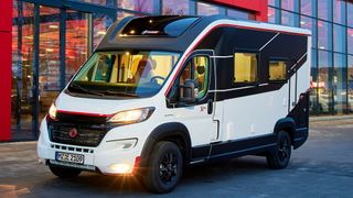 Der Challenger Combo X150 positioniert sich zwischen Kastenwagen und kompaktem Teilintegrierten und wird ausschließlich in Komplettausstattung für rund 60.000 Euro angeboten. (Bild: Challenger)