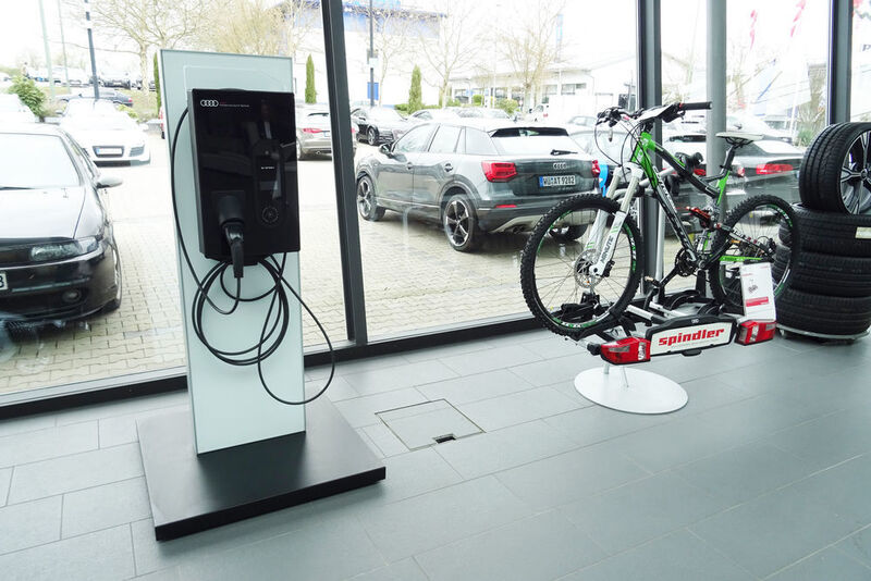 Das Autohaus Spindler ist auch auf die Elektromobilität vorbereitet. (Seyerlein/»kfz-betrieb«)