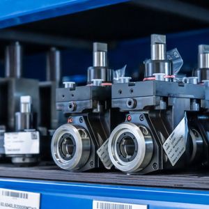 Tool holder with Varia interface in the warehouse at EWS.(Image: Emag Systems)