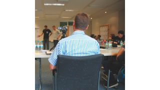 Kommt ein Kunde in die Werkstatt – Übung im Rhetorik-Kurs. (Standox)