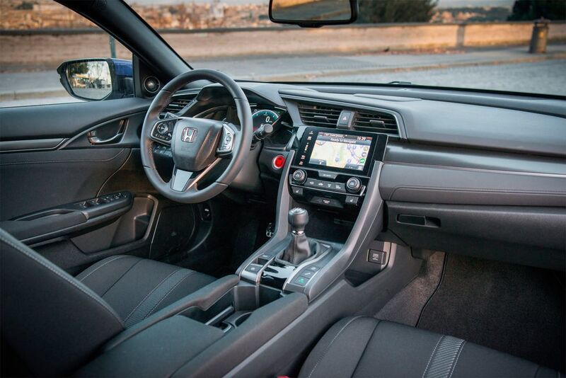 Der Innenraum des Civic ist Honda-typisch großzügig dimensioniert. (Honda)
