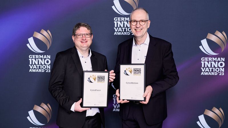  (v.l.) Stefan Thienen, Produktmanager CytroForce und Heiko Oehm, Marketing Manager Industriehydraulik, Bosch Rexroth AG, nahmen die Auszeichnungen entgegen. (Bild:  Martin Diepold)