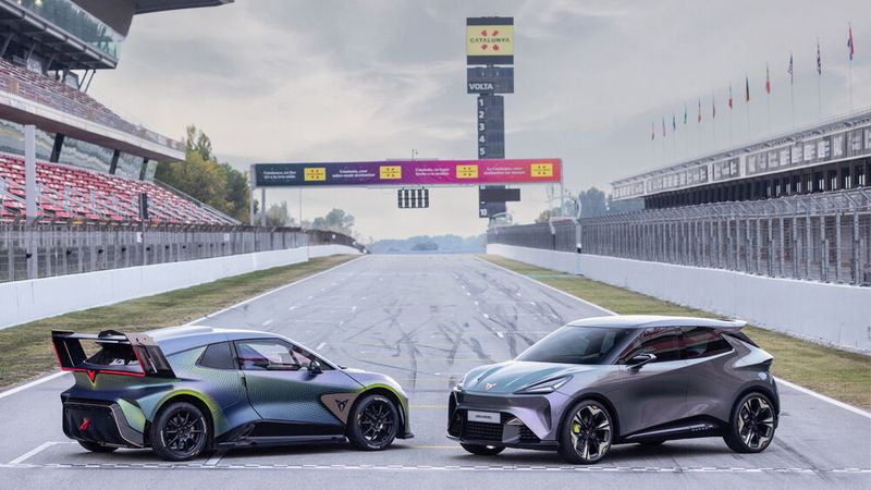 Das Racing Concept (l.) ist 24 Zentimeter länger, dafür aber zwölf Zentimeter flacher als die geplante Serienvariante. (Bild: Autoren-Union Mobilität/Seat)