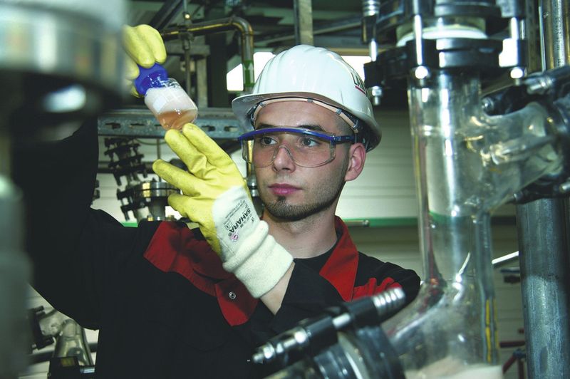 Lanxess produziert am Standort Bitterfeld Ionenaustauscher der Marke Lewatit zur Wasseraufbereitung. (Bild: Lanxess)